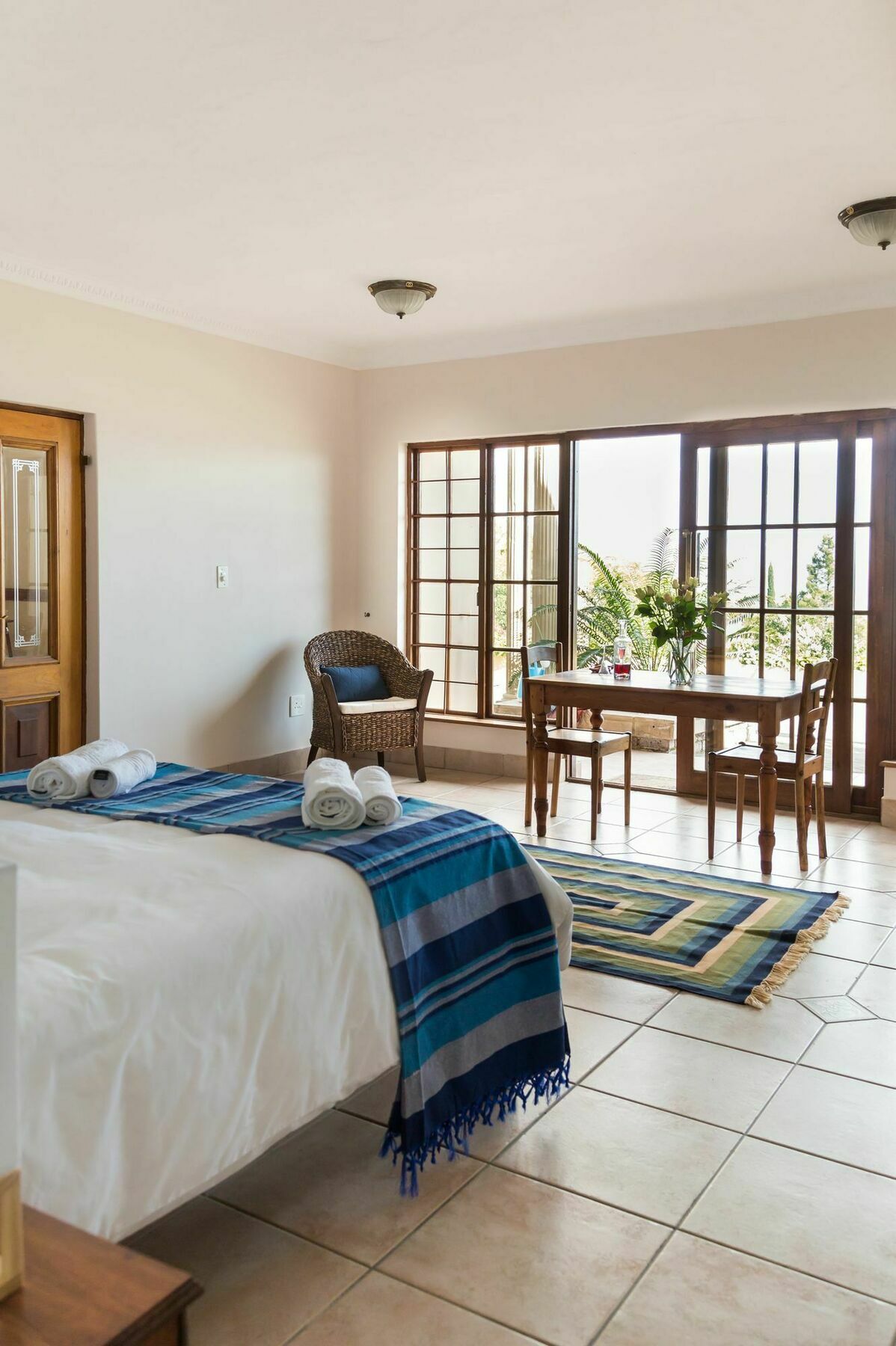 Moncrieff Manor Hotel Книсна Екстериор снимка
